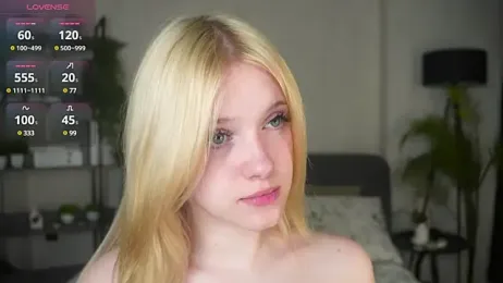 EdlaHewell — Stripchat recorded stream screenshot (09 May 2025)