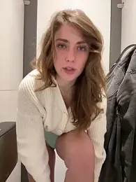 MariiD — Stripchat recorded stream image, 11.05.2025 07:00