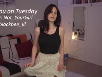 _blackbee_ — Chaturbate recorded stream image, 11.05.2025 10:20