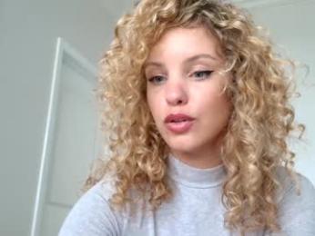 theislandgirl — Chaturbate recorded stream image, 12.05.2025 17:40