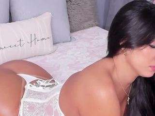 taniafernandez — Camsoda recorded stream image, 12.05.2025 17:30