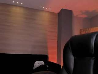 meganwest — Camsoda recorded stream image, 13.05.2025 18:30