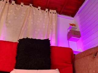 mssbombom — Camsoda recorded stream image, 08.02.2025 03:00