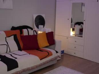 _blackbee_ — Chaturbate recorded stream image, 15.05.2025 10:30