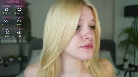 EdlaHewell — Stripchat recorded stream screenshot (16 May 2025)