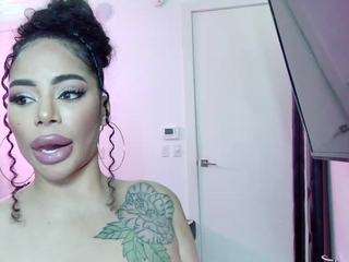 strellakat — Camsoda recorded stream screenshot (17 May 2025)