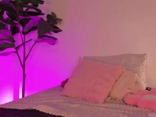 nicoleriveraa — Camsoda recorded stream image, 17.05.2025 23:00