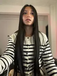 aly_golden_ — Stripchat recorded stream image, 18.05.2025 08:00