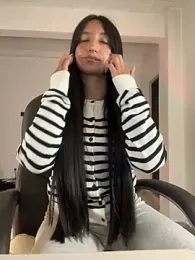 aly_golden_ — Stripchat recorded stream image, 18.05.2025 08:00