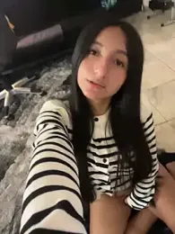 aly_golden_ — Stripchat recorded stream image, 18.05.2025 08:00
