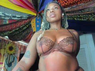 elizagrey — Camsoda recorded stream screenshot (18 May 2025)