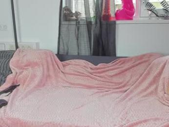 siswet19 — Chaturbate recorded stream screenshot (18 May 2025)