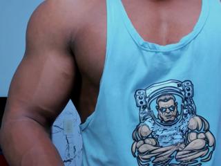 Cris Cruz — Flirt4free recorded stream screenshot (25 Jan 2025)